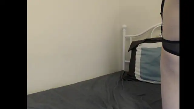 Snapshot of lyssaxoxx chatting on December 17, 2024, 9:05 pm lyssaxoxx online show from December 17, 2024, 9:05 pm