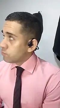 Snapshot of CRISTHIAN_GREY01 chatting on January 31, 2025, 3:09 am CRISTHIAN GREY01 online show from January 31, 2025, 3:09 am