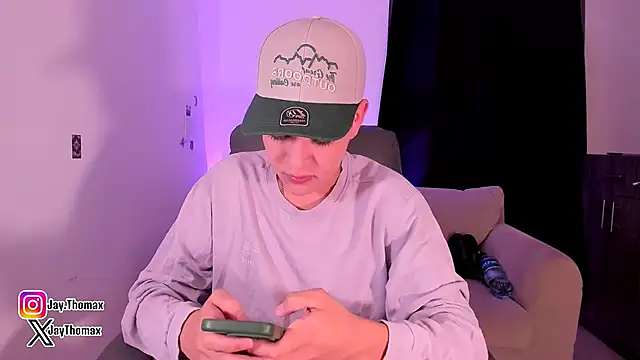 Snapshot of JaycoThomas chatting on October 10, 2025, 12:44 am JaycoThomas online show from October 10, 2025, 12:44 am