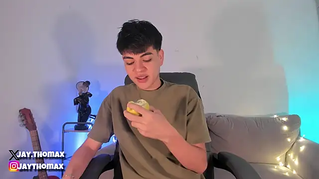 Snapshot of JaycoThomas chatting on January 30, 2025, 9:04 pm JaycoThomas online show from January 30, 2025, 9:04 pm