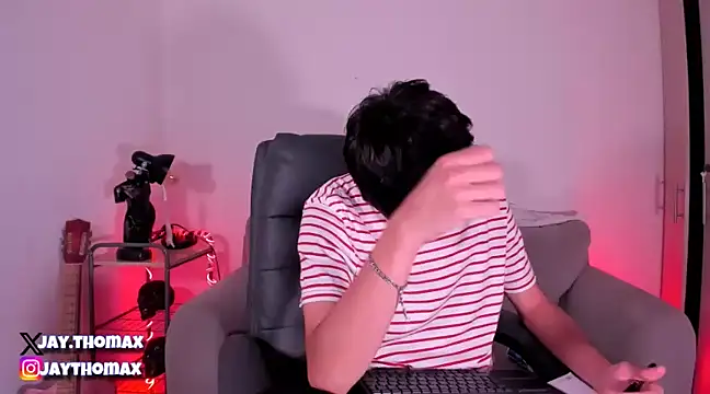 Snapshot of JaycoThomas chatting on February 6, 2025, 9:17 pm JaycoThomas online show from February 6, 2025, 9:17 pm