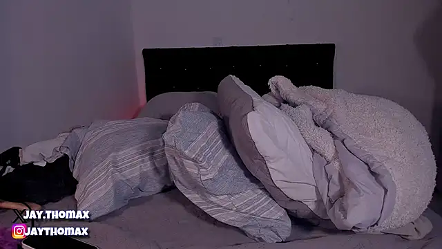 Snapshot of JaycoThomas chatting on December 17, 2024, 12:56 am JaycoThomas online show from December 17, 2024, 12:56 am