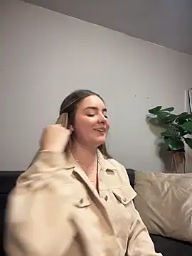 imlindapink online show from December 17, 2025, 4:45 pm