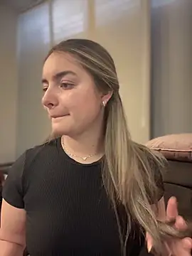 imlindapink online show from November 11, 2025, 2:01 pm