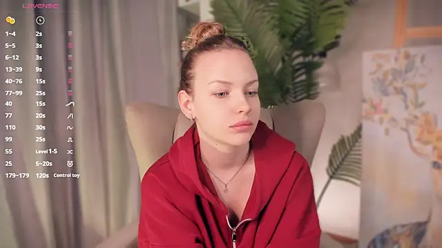 Snapshot of ElizavecaSunrise chatting on June 18, 2026, 8:24 am ElizavecaSunrise online show from June 18, 2026, 8:24 am