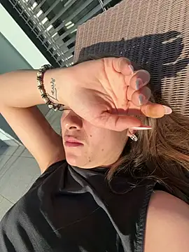 Jessica22years online show from February 7, 2026, 2:25 pm