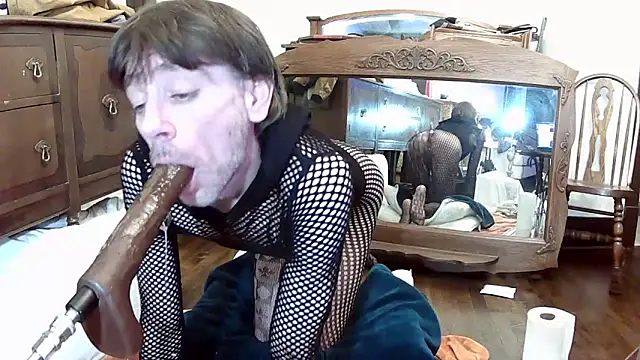 MaxJr8008 online show from November 3, 2025, 8:51 am