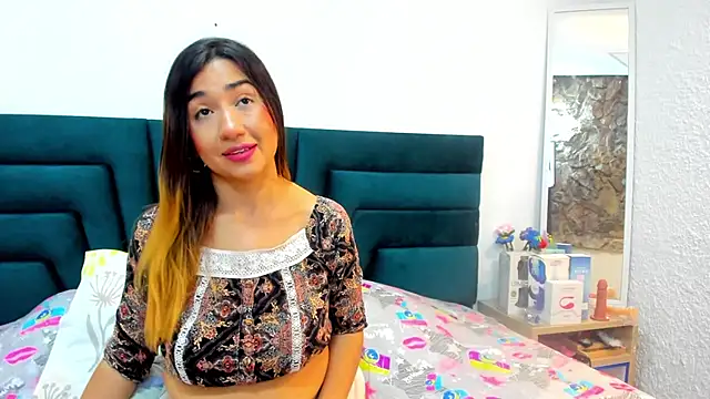 Snapshot of LisaWhite_ chatting on March 13, 2025, 11:27 pm LisaWhite online show from March 13, 2025, 11:27 pm