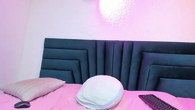 Snapshot of LisaWhite_ chatting on January 16, 2025, 12:55 am LisaWhite online show from January 16, 2025, 12:55 am