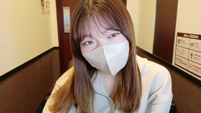 Snapshot of _Yui_ chatting on October 9, 2025, 12:38 pm Yui online show from October 9, 2025, 12:38 pm