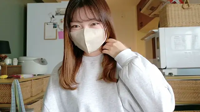 Snapshot of _Yui_ chatting on October 12, 2025, 4:25 am Yui online show from October 12, 2025, 4:25 am