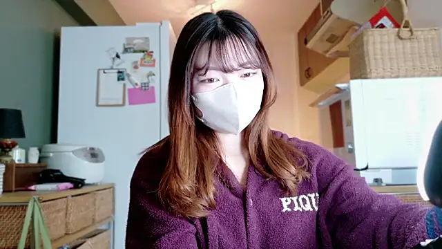 Snapshot of _Yui_ chatting on October 24, 2025, 3:27 am Yui online show from October 24, 2025, 3:27 am