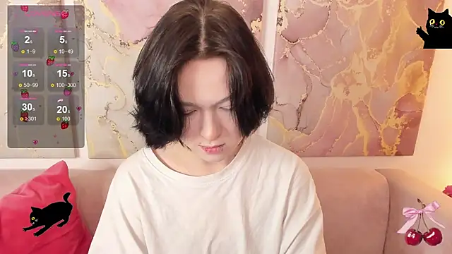 fiamoory online show from April 3, 2026, 1:34 am