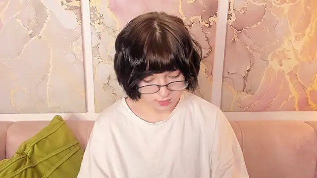 Snapshot of fiamoory chatting on December 3, 2025, 1:06 am fiamoory online show from December 3, 2025, 1:06 am