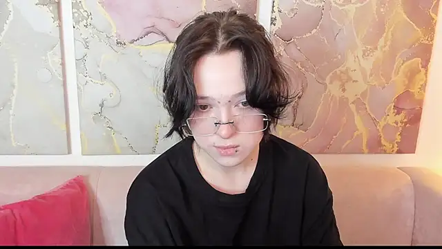 fiamoory online show from March 25, 2026, 1:28 am