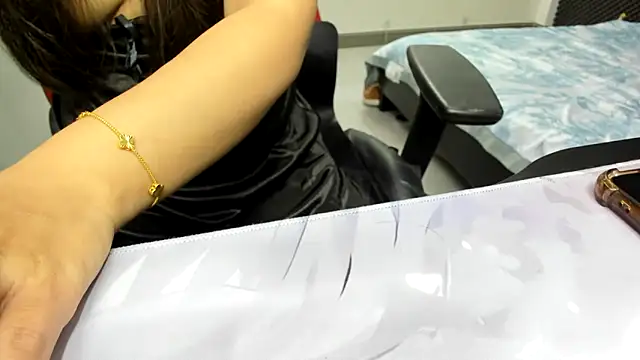 Hotqueensex online show from February 24, 2026, 8:59 am