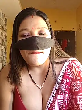 Snapshot of Radhikadavi879 chatting on November 3, 2025, 5:12 am Radhikadavi879 online show from November 3, 2025, 5:12 am