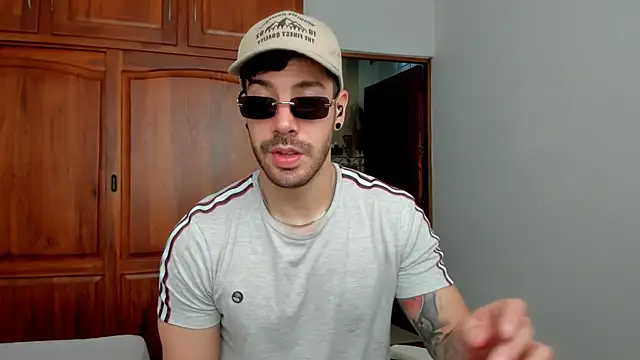 Guyinthemountain online show from June 9, 2026, 2:51 pm