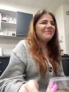 SophieRossie online show from December 6, 2024, 8:32 am