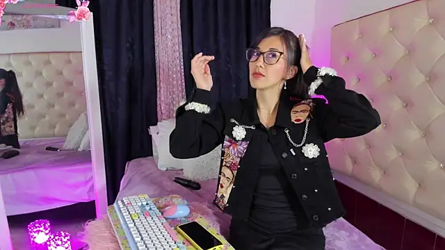 Snapshot of _jade_white_ chatting on March 4, 2025, 12:22 pm jade white online show from March 4, 2025, 12:22 pm