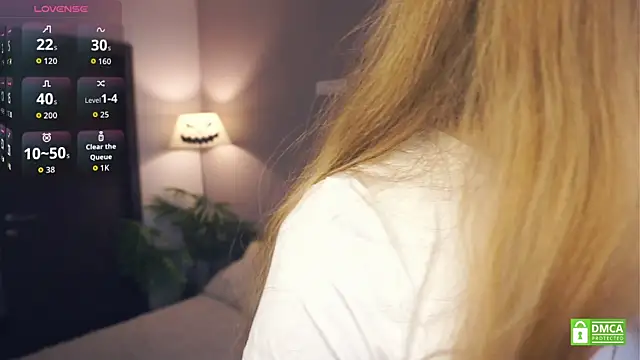 Snapshot of EsmaCarll chatting on November 23, 2025, 11:42 am EsmaCarll online show from November 23, 2025, 11:42 am