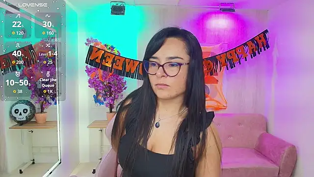 Tiara rr online show from November 3, 2025, 7:39 pm