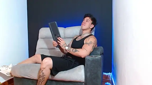 Snapshot of JUSTIN_FULLER1 chatting on January 8, 2026, 2:50 am JUSTIN FULLER1 online show from January 8, 2026, 2:50 am