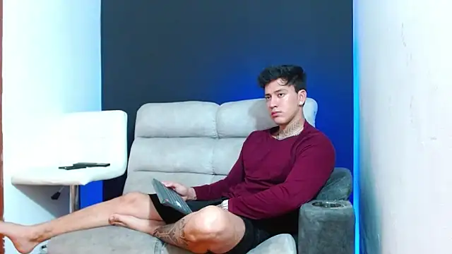 JUSTIN FULLER1 online show from April 4, 2026, 7:42 pm