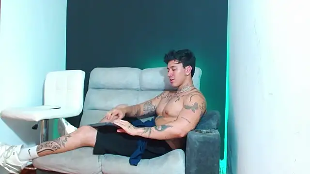 JUSTIN FULLER1 online show from March 12, 2026, 7:12 am