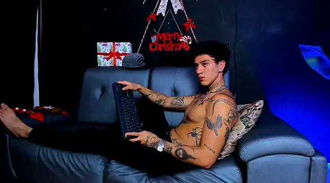 Snapshot of JUSTIN_FULLER1 chatting on December 11, 2024, 3:58 pm JUSTIN FULLER1 online show from December 11, 2024, 3:58 pm