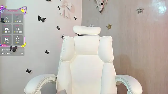 Snapshot of Asterothxznikki chatting on February 20, 2026, 1:46 am Asterothxznikki online show from February 20, 2026, 1:46 am