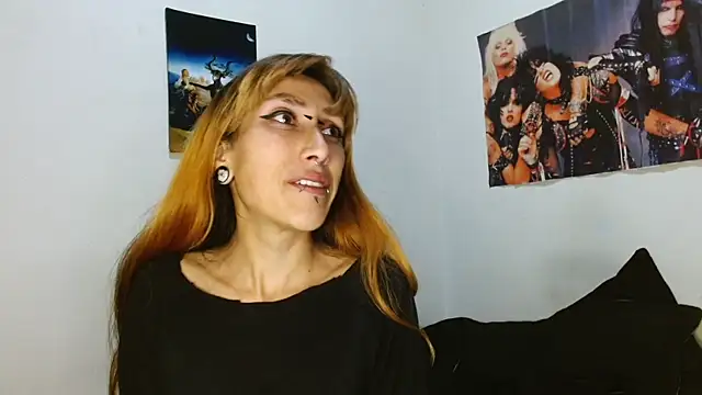 Snapshot of Asterothxznikki chatting on January 13, 2026, 1:20 am Asterothxznikki online show from January 13, 2026, 1:20 am