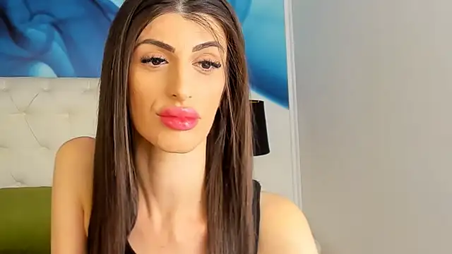Snapshot of SkinnyDolly chatting on February 22, 2025, 9:59 pm SkinnyDolly online show from February 22, 2025, 9:59 pm