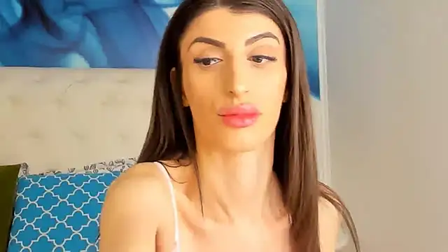 Snapshot of SkinnyDolly chatting on February 25, 2025, 9:37 pm SkinnyDolly online show from February 25, 2025, 9:37 pm