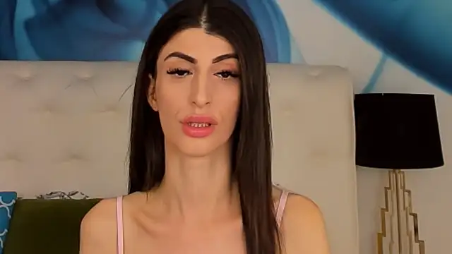 Snapshot of SkinnyDolly chatting on March 12, 2025, 9:03 pm SkinnyDolly online show from March 12, 2025, 9:03 pm