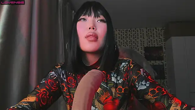 Snapshot of uko_sa chatting on November 11, 2025, 4:24 pm uko sa online show from November 11, 2025, 4:24 pm