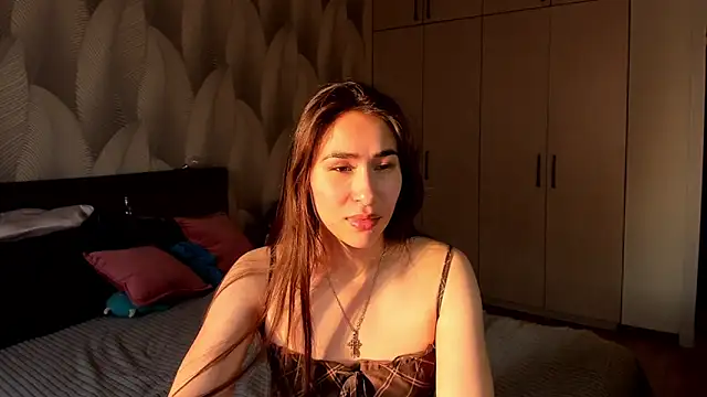 Snapshot of Bambiii_bby chatting on October 31, 2025, 2:08 am Bambiii bby online show from October 31, 2025, 2:08 am