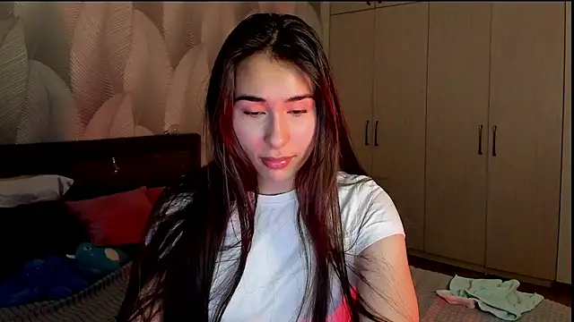 Snapshot of Bambiii_bby chatting on November 27, 2025, 2:34 am Bambiii bby online show from November 27, 2025, 2:34 am