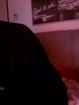 Snapshot of crems77 chatting on January 10, 2026, 8:04 pm crems77 online show from January 10, 2026, 8:04 pm