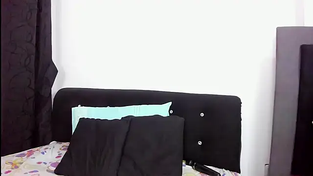 Snapshot of skaysanchez1 chatting on March 11, 2025, 4:18 pm skaysanchez1 online show from March 11, 2025, 4:18 pm