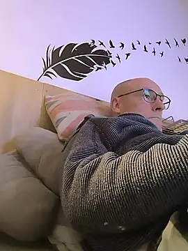 bogland33 online show from December 3, 2025, 8:08 pm