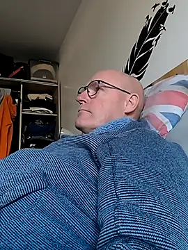 bogland33 online show from November 30, 2025, 1:56 pm