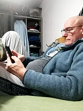 bogland33 online show from March 10, 2026, 7:18 pm