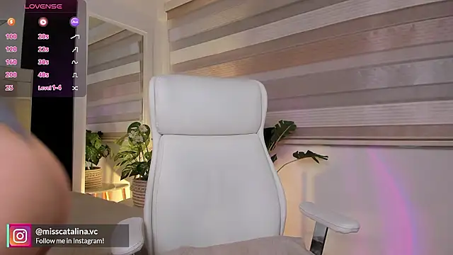 miss catalinaa online show from February 5, 2026, 12:01 pm