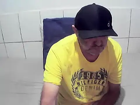 Snapshot of pierdona chatting on July 17, 2026, 8:39 pm pierdona online show from July 17, 2026, 8:39 pm