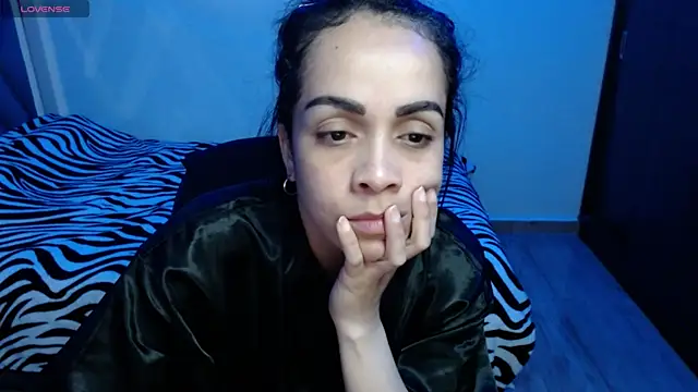 Snapshot of Amber_Lovely chatting on October 4, 2025, 12:23 am Amber Lovely online show from October 4, 2025, 12:23 am