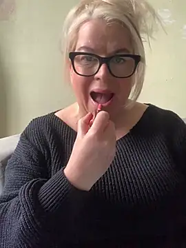 curvy-Ruby-Uk online show from February 15, 2025, 2:00 pm