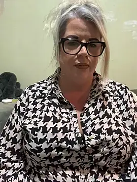 curvy-Ruby-Uk online show from January 14, 2025, 9:41 pm