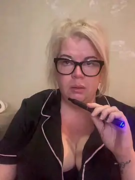 curvy-Ruby-Uk online show from February 1, 2025, 6:10 am
