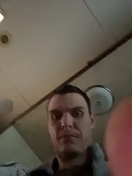 Snapshot of devinshd chatting on October 29, 2025, 1:21 pm devinshd online show from October 29, 2025, 1:21 pm